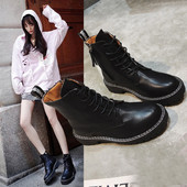 Bőr női téli csizma fűzős fekete-fehér színben