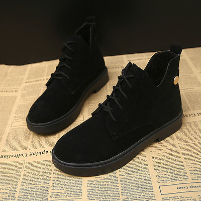 Σουέντ μπότες με επίπεδη σόλα κατάλληλα για το χειμώνα