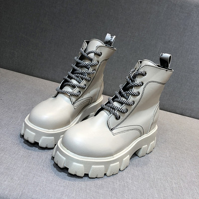 Téli női bőrcsizma durva talppal több színben