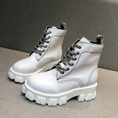 Téli női bőrcsizma durva talppal több színben