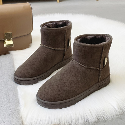 Μοντέρνες γυναικείες μπότες με επίπεδη σόλα και εφαρμογή σε τρία χρώματα