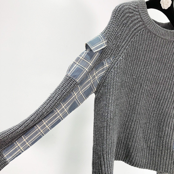 Női alkalmi pulóver szürke színben, ujjas zsebbel