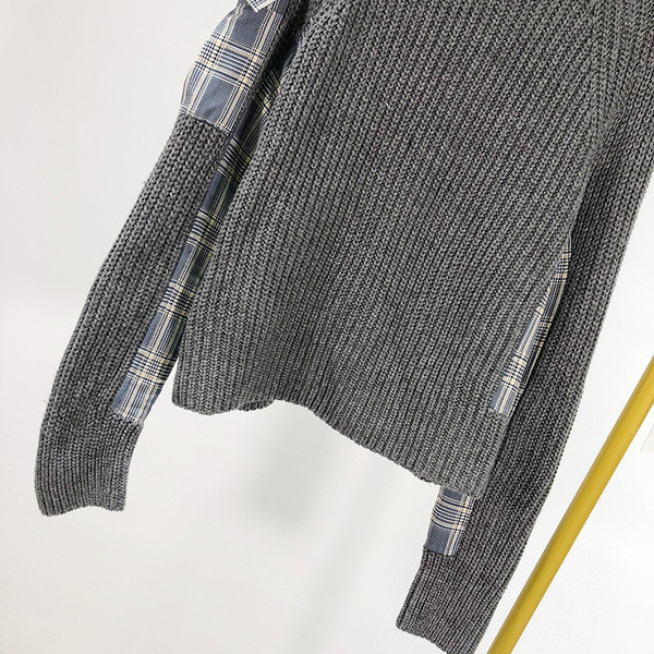 Női alkalmi pulóver szürke színben, ujjas zsebbel