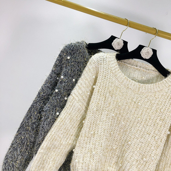 Γυναικείο πουλόβερ με χάντρες σε μπεζ και γκρι χρώμα