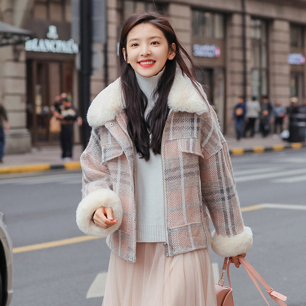 Модерно карирано дамско палто с мека яка в розов и син цвят