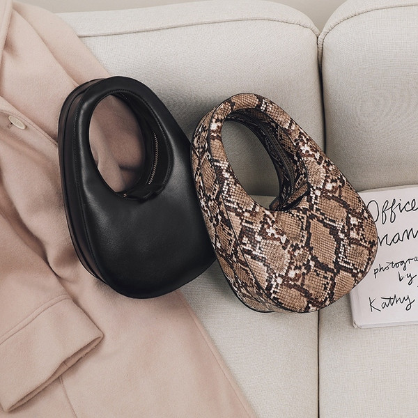 Κομψή γυναικεία τσάντα με φερμουάρ  σε τρία χρώματα