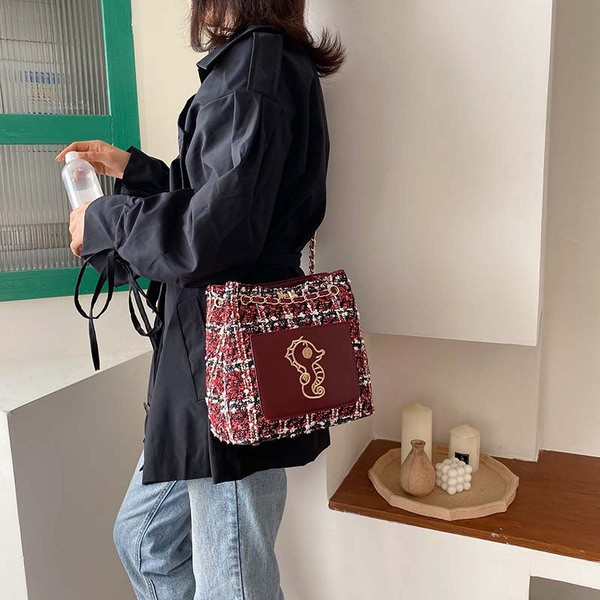 Μοντέρνα γυναικεία τσάντα σε τρία χρώματα