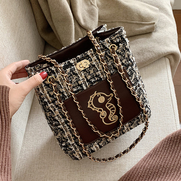 Μοντέρνα γυναικεία τσάντα σε τρία χρώματα