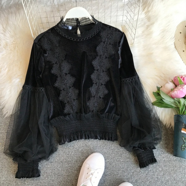 Modern női blúz csipkével és tüllel fekete és barna színben