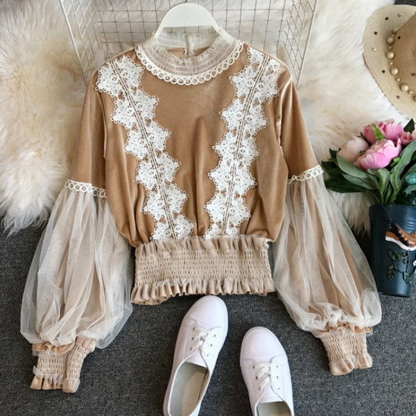 Modern női blúz csipkével és tüllel fekete és barna színben