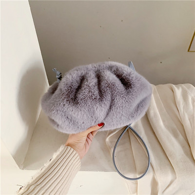 Γυναικεία χνουδωτή τσάντα σε διάφορα χρώματα