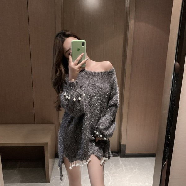 Γυναικείο μακρύ και μεγάλο πουλόβερ με κρόσσια και πέρλες σε δύο χρώματα