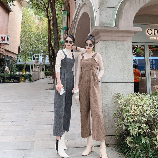 Női kordbársony overál barna színben + blúz