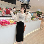 Γυναικείο μοντέρνο πουλόβερ με λαιμόκοψη και κρόσσια