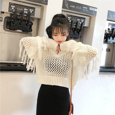 Γυναικείο μοντέρνο πουλόβερ με λαιμόκοψη και κρόσσια