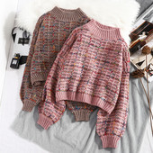 Modern női pulóver pólógallérral, rózsaszín és barna mintával