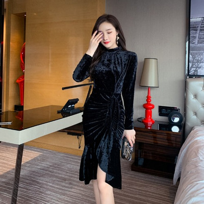 Modern női bársonyruha aszimmetrikus modell fekete és kék színben