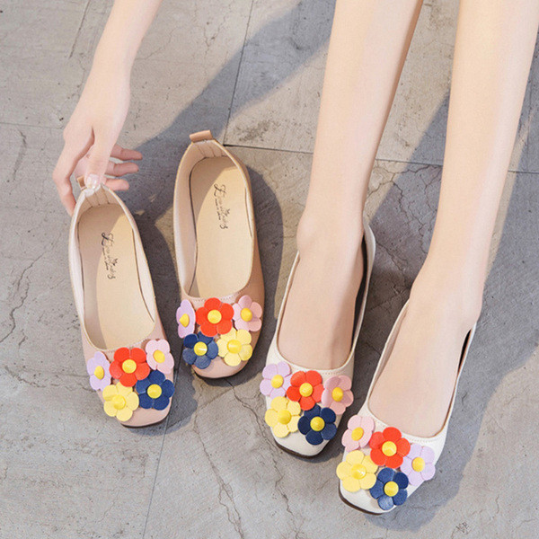 Alkalmi női bőrcipő lapos talppal