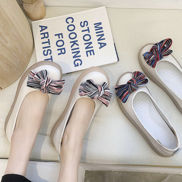 Γυναικεία καθημερινά παπούτσια από eco δέρμα  με κορδέλα και επίπεδη σόλα