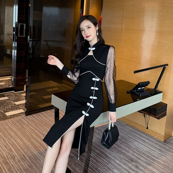 Modern női ruha tüll ujjú fekete színben