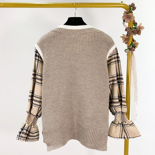 Γυναικείο πουλόβερ με λαιμόκοψη και καρό μανίκια με ελαστική