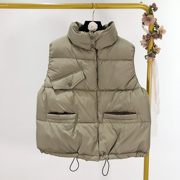 Rövid téli mellény fehér, zöld és fekete színekben