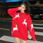 Hosszú és széles piros pulóver rátéttel