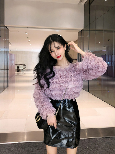 Bluza scurta moderna cu decolteu oval cu franjuri