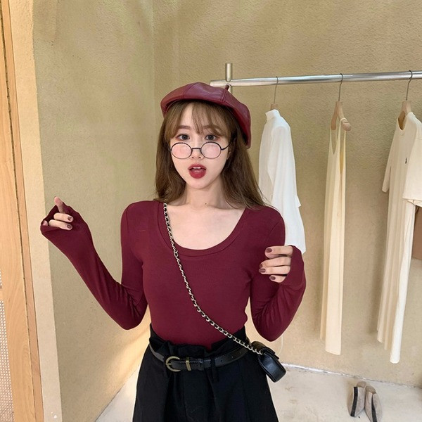 Γυναικεία μπλούζα με οβάλ λαιμόκοψη σε πολλά χρώματα