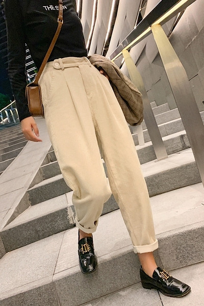 Μοντέρνα γυναικείαπαντελόνια με ψηλή μέση σε μπεζ, μαύρο και καφέ χρώμα με τσέπες