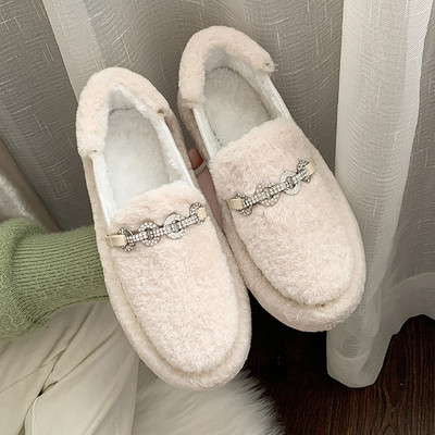 Lapos talpú női pehelycipő fekete-fehér színben