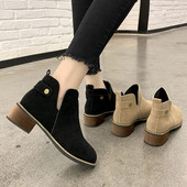 Velúr női csizma vastag sarkú fekete és bézs színben