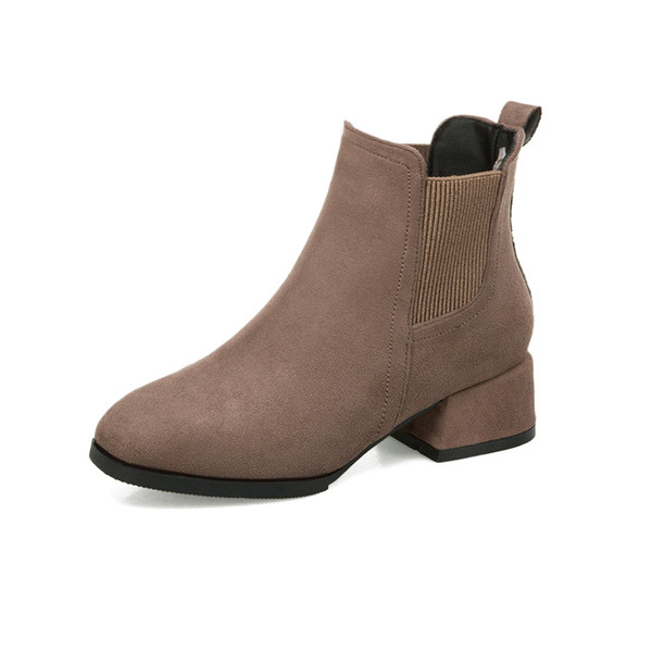 Stílusos női velúr csizma vastag sarkú fekete és bézs színben