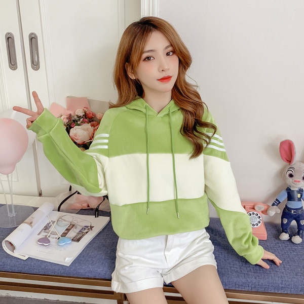 Modern női pulóver kapucnival zöld, sárga és narancssárga színben