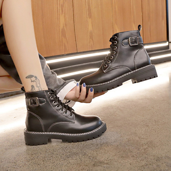 Καθημερινές έκο δερμ'ατινες χειμωνιάτικες μπότες  σε μαύρο χρώμα