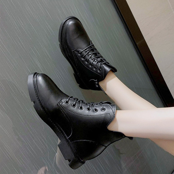 Bőr női csizma, eko bőrből készült lapos talppal