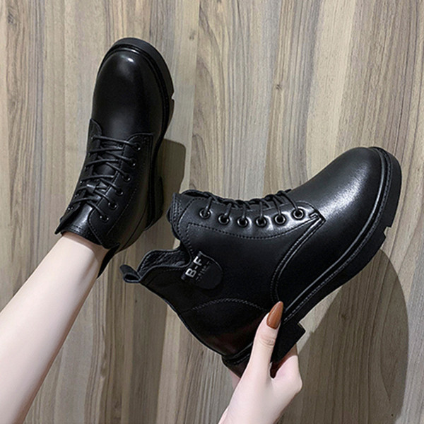 Bőr női csizma, eko bőrből készült lapos talppal