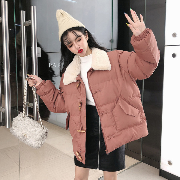 Női téli kabát tollas gallérral, fekete és barna színben