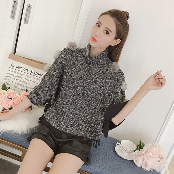 Μοντέρνο γυναικείο πουλόβερ ε 3/4 μανίκια σε μπλε και γκρι χρώμα