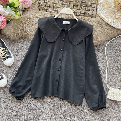 Modern női ing gombokkal és ovális nyakkivágással, négy színben