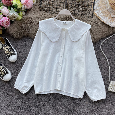 Modern női ing gombokkal és ovális nyakkivágással, négy színben