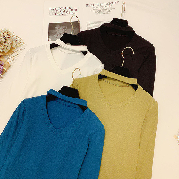 Bluză de damă cu decolteu spitz în patru culori