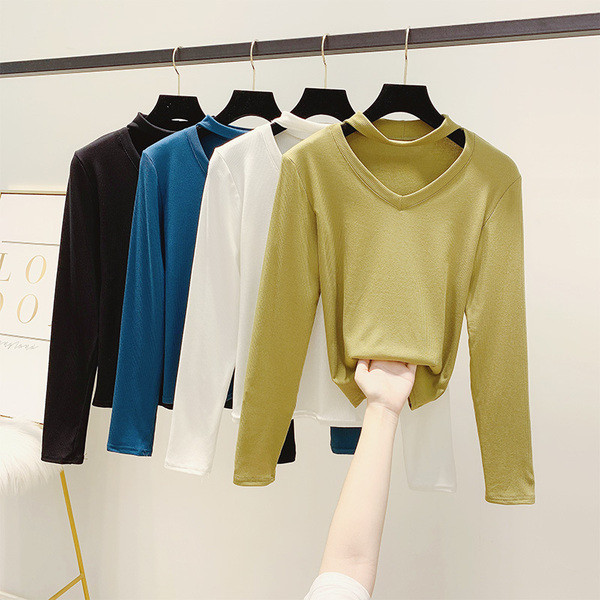 Bluză de damă cu decolteu spitz în patru culori