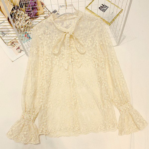 Γυναικείο δαντελένιο πουκάμισο σε λευκό χρώμα με κορδέλα 