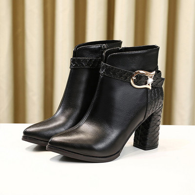 Stílusos női csizma vastag sarkú eko bőrből, két színben