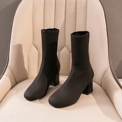 Aktuális, vastag sarkú női csizma eko bőrből, fekete színben