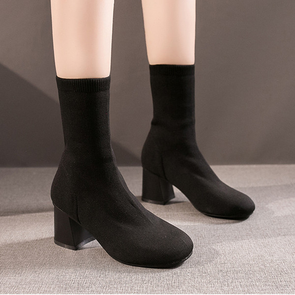 Aktuális, vastag sarkú női csizma eko bőrből, fekete színben