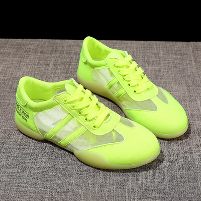 Új női tornacipő modell hálóval több színben