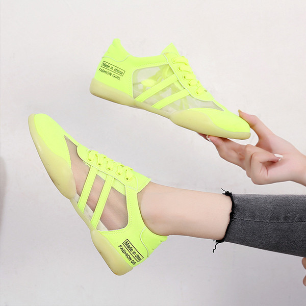 Új női tornacipő modell hálóval több színben