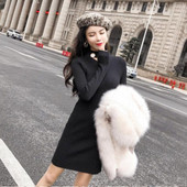 Rövid testhezálló ruha fehér, barna és fekete színekben